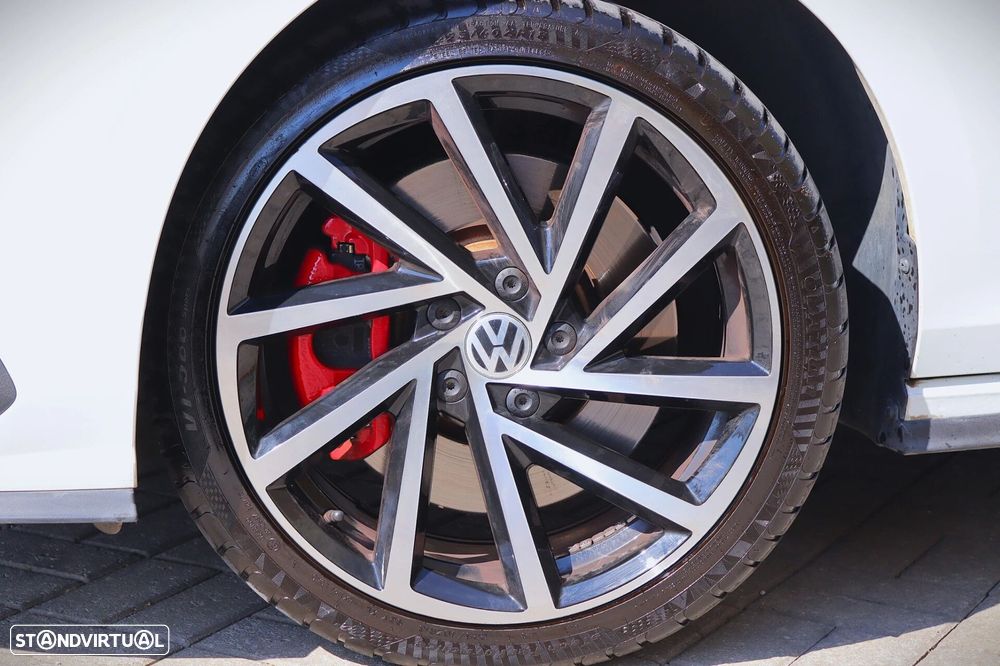 VW Golf - 11