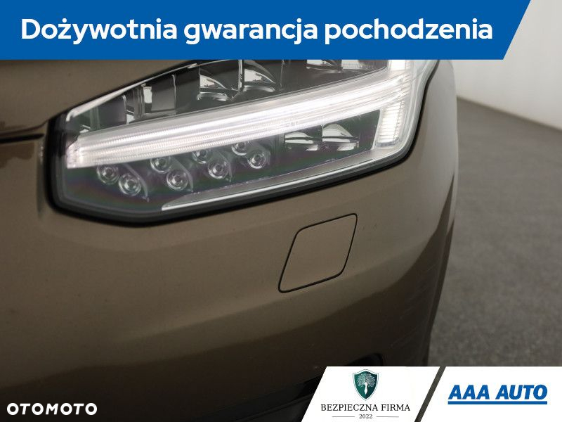 Volvo XC 90 - 20