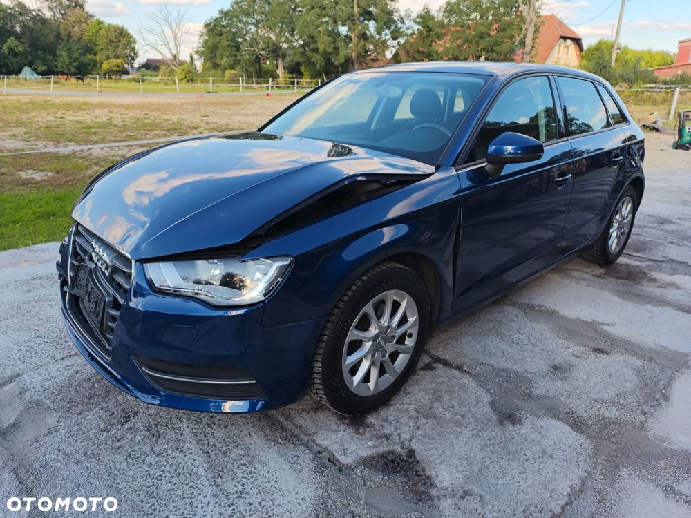 Audi A3 Sportback 1.4 TFSI CoD ultra Attraction - 4