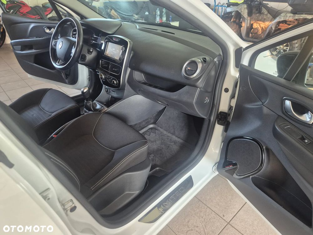 Renault Clio 1.2 16V Limited - 25