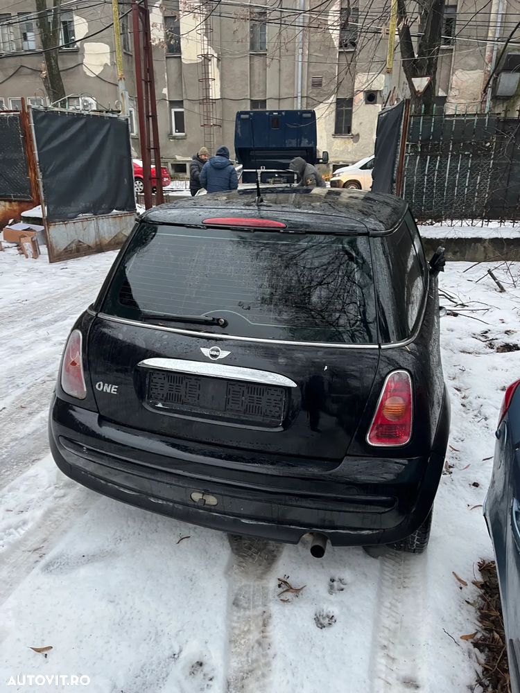 Dezmembrez Mini One negru 2003 benzina cutie automata - 7