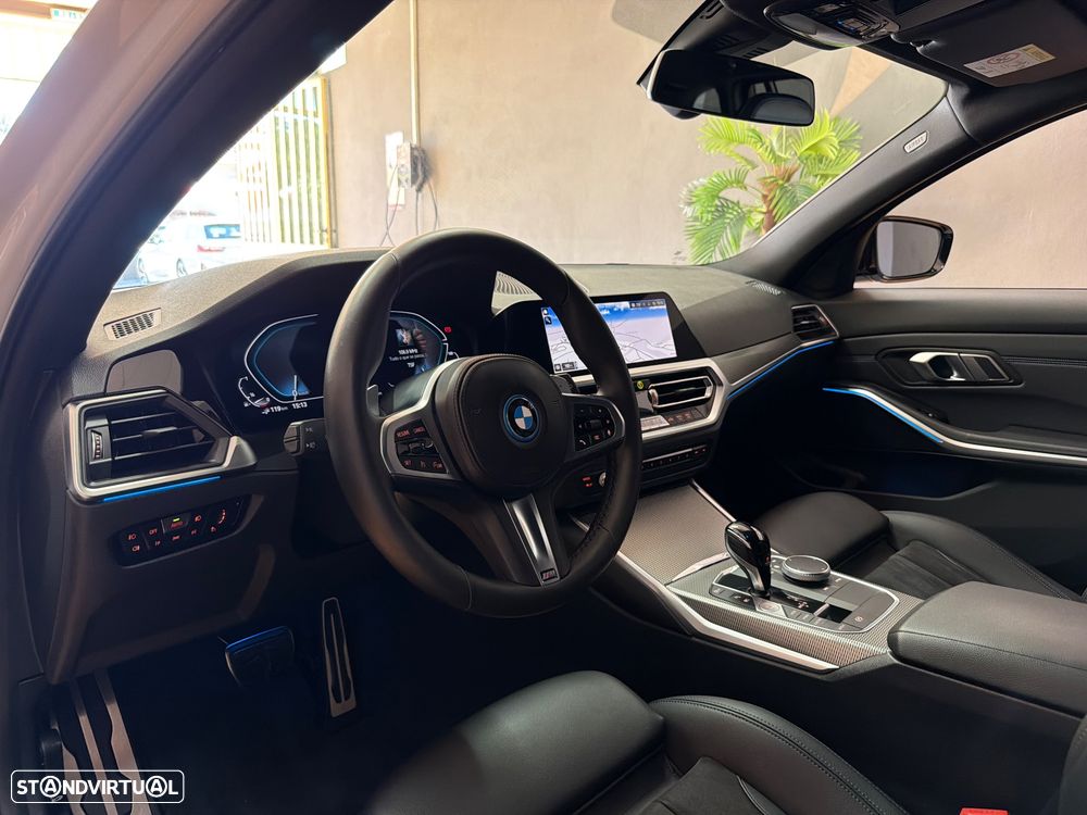 BMW 330 e Pack Desportivo M Auto - 6