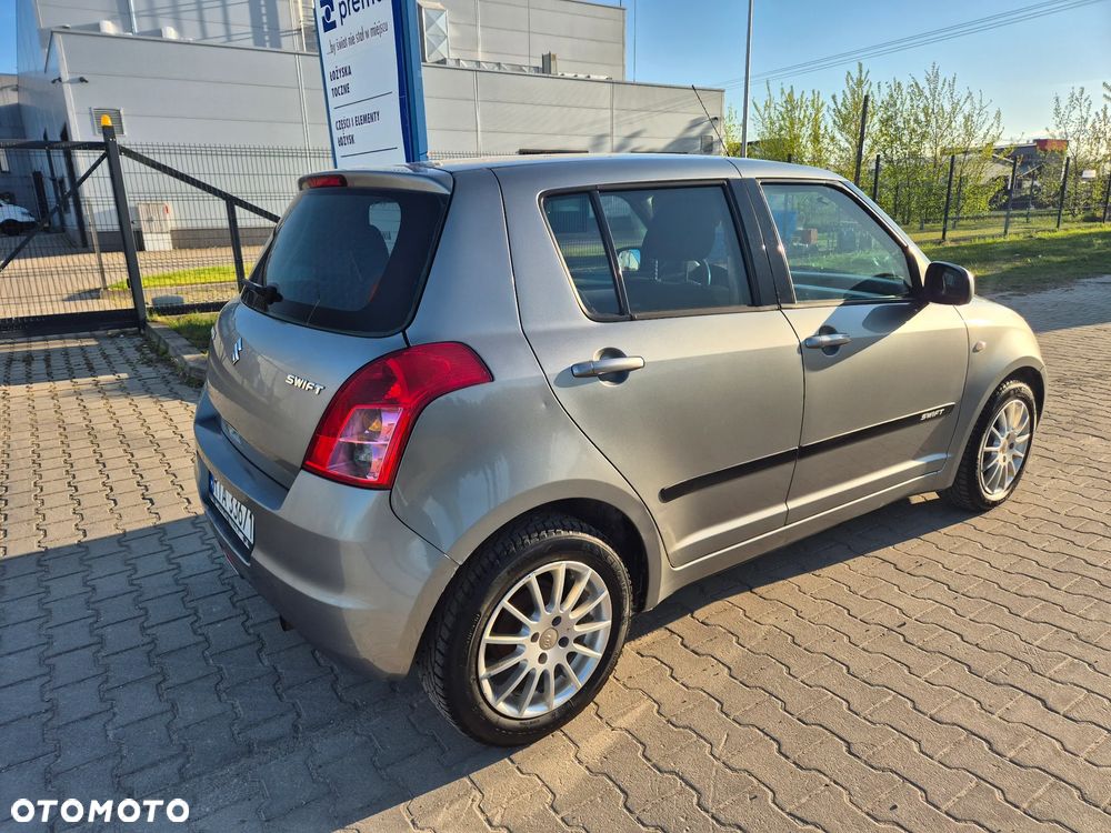 Suzuki Swift 1.3 JB Edition - 4