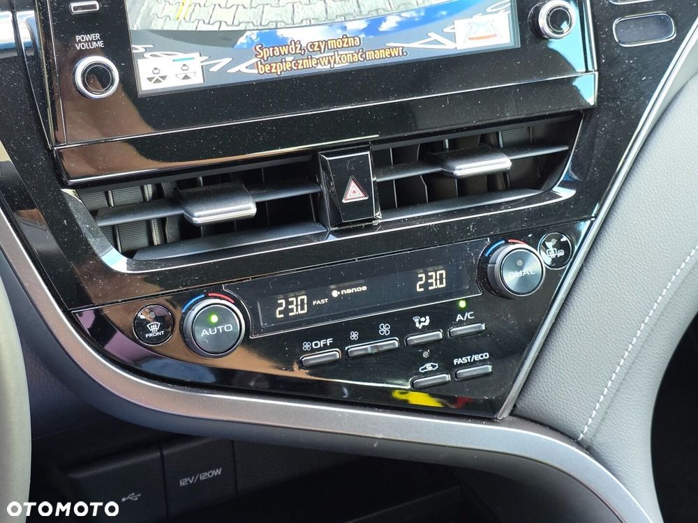 Toyota Camry 2.5 Hybrid Prestige CVT - 15