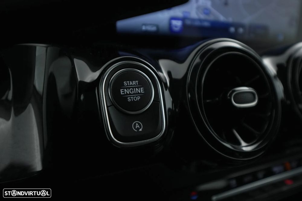 Mercedes-Benz GLA 180 d Progressive - 23