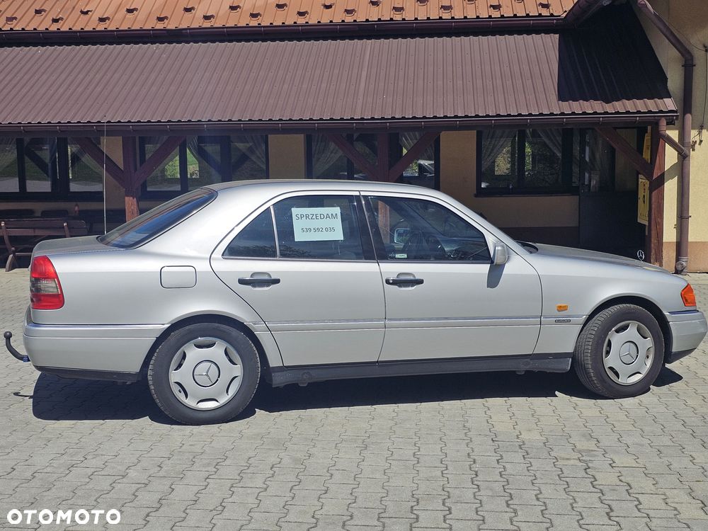 Mercedes-Benz Klasa C 180 Elegance - 10