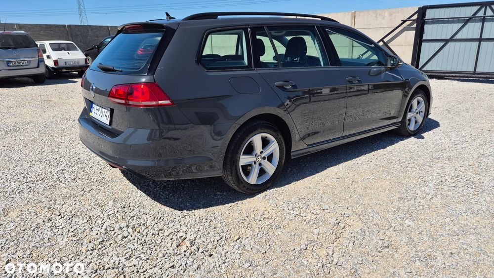 Volkswagen Golf - 28