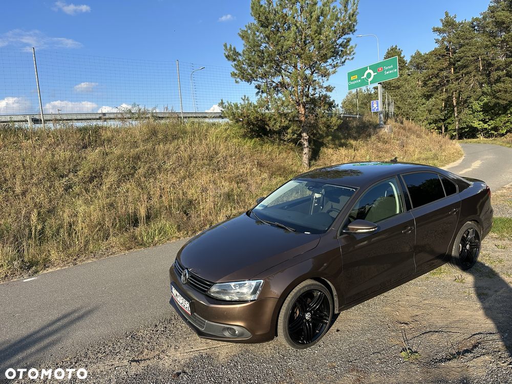 Volkswagen Jetta - 11