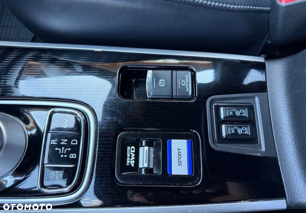 Mitsubishi Outlander - 17