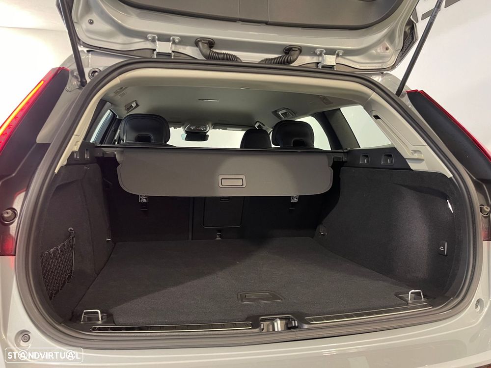 Volvo V60 2.0 T6 AWD TE Essential - 34