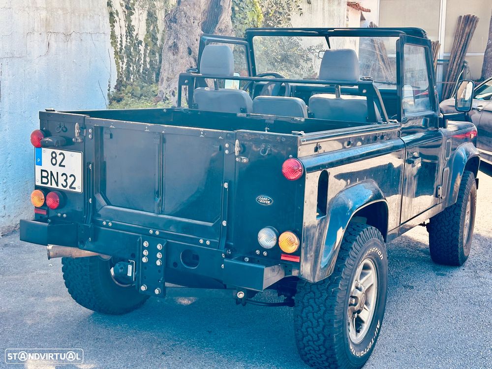 Land Rover Defender - 3