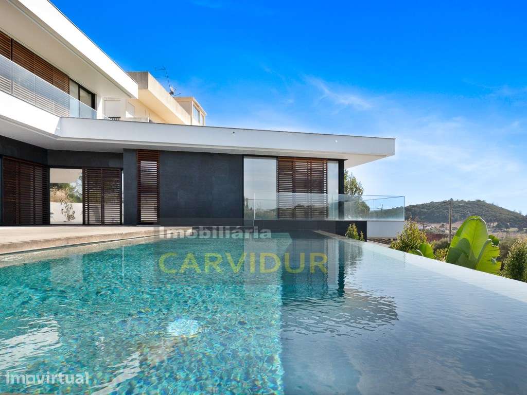 Moradia T5 de Luxo com Piscina Infinita ,Campo de Padel e Elevador ... - Grande imagem: 2/51