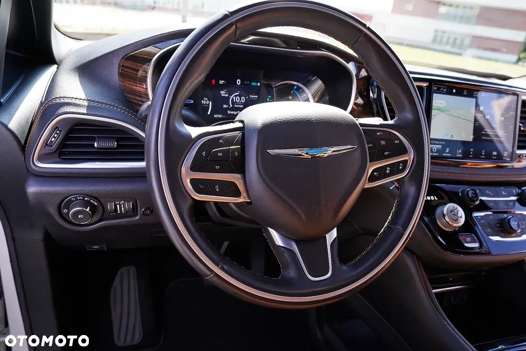 Chrysler Pacifica - 16