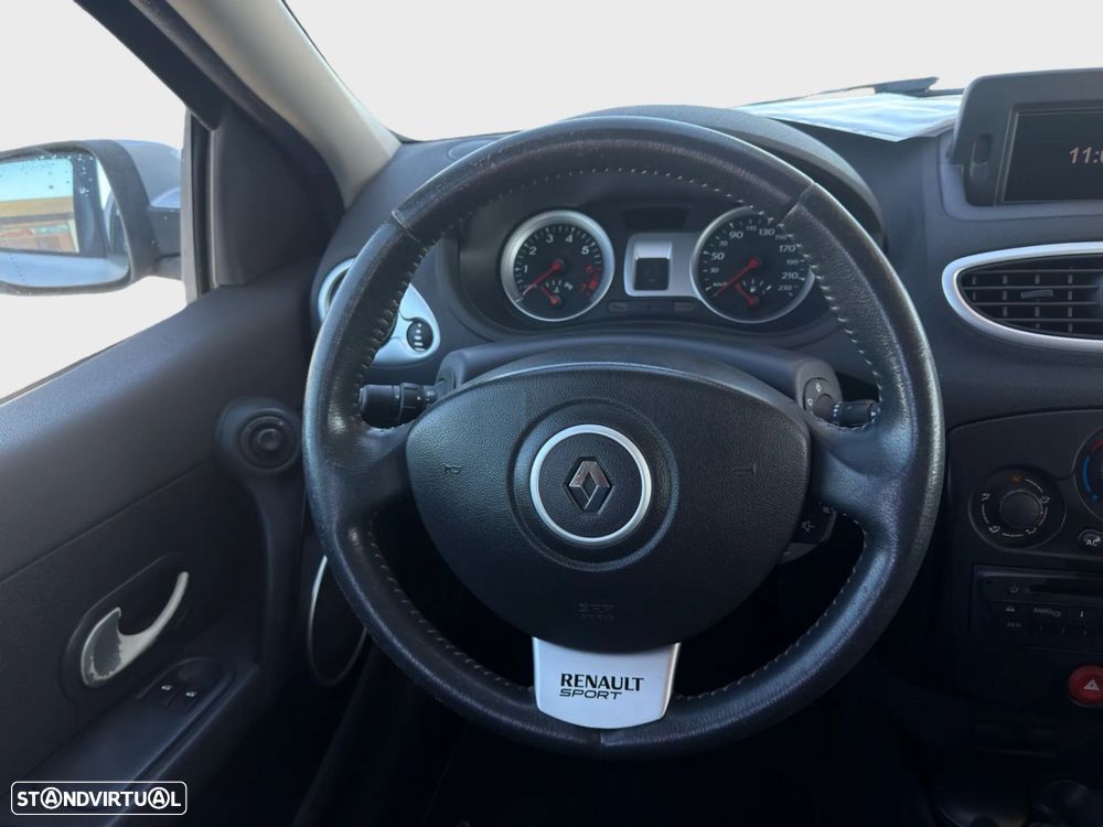 Renault Clio 1.2 16V Fairway - 10