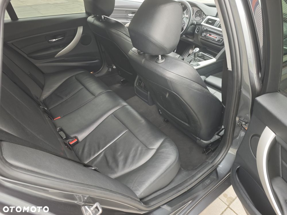 BMW Seria 3 320d Blue Performance Sport Line - 10