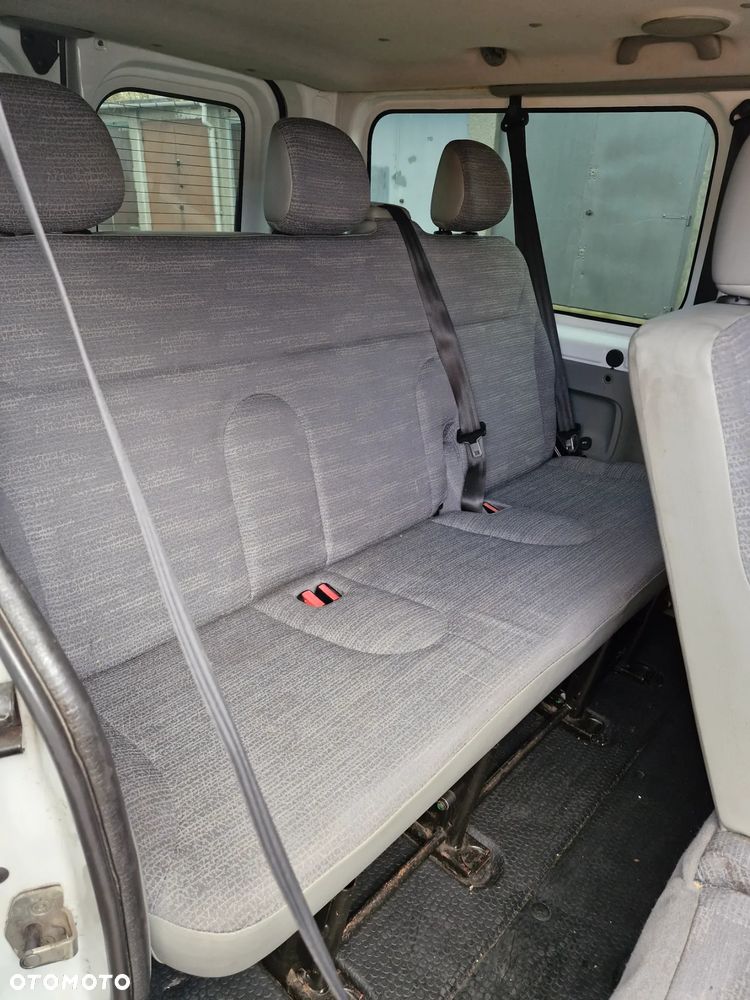 Renault Trafic FAP Combi L2H1 teilverglast - 11