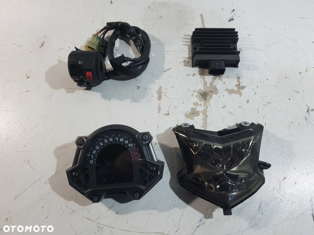Kawasaki Z 900 Z900 przełącznik licznik lampa regulator napiecia