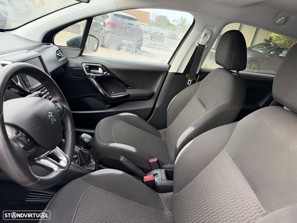 Peugeot 208 1.6 BlueHDi Style - 14