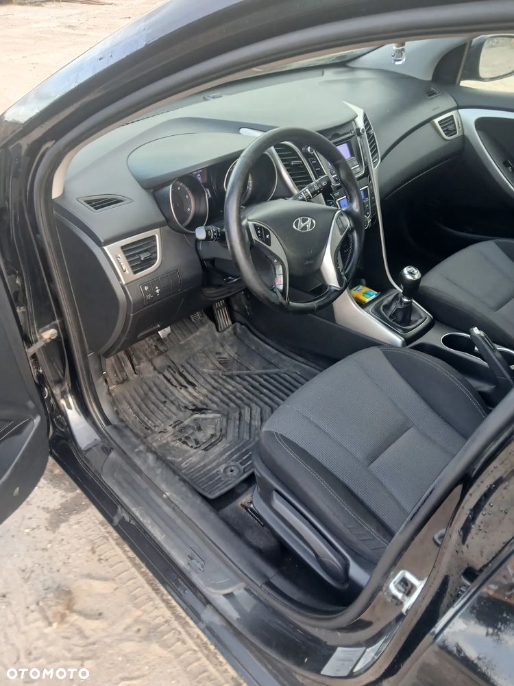 Hyundai i30 1.4 CRDi Premium - 4