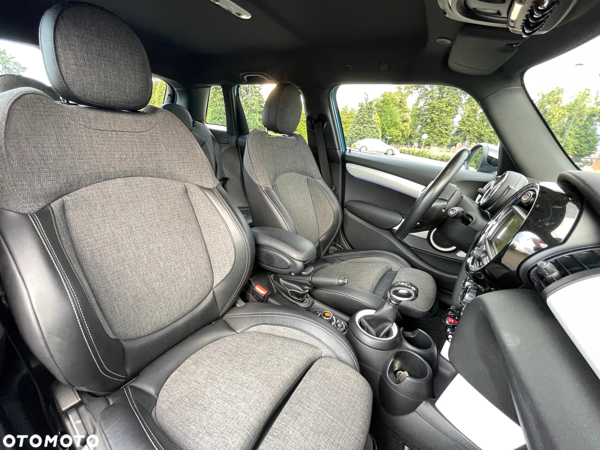 MINI Cooper Standard - 31
