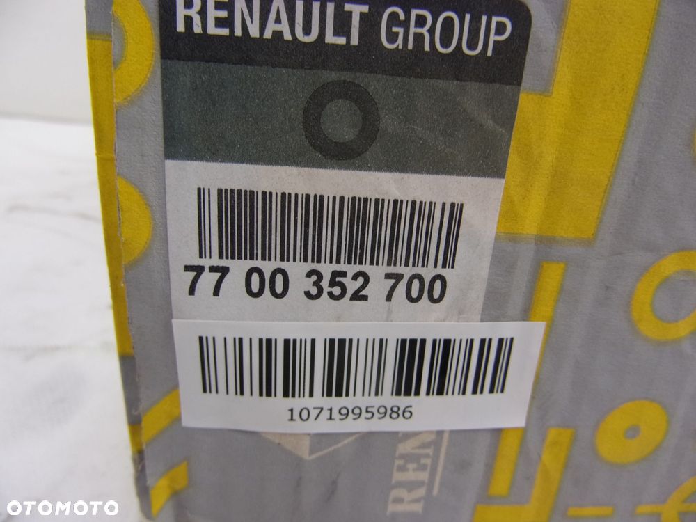 RENAULT MASTER II LAMPA LEWA TYŁ 7700352700 - 8