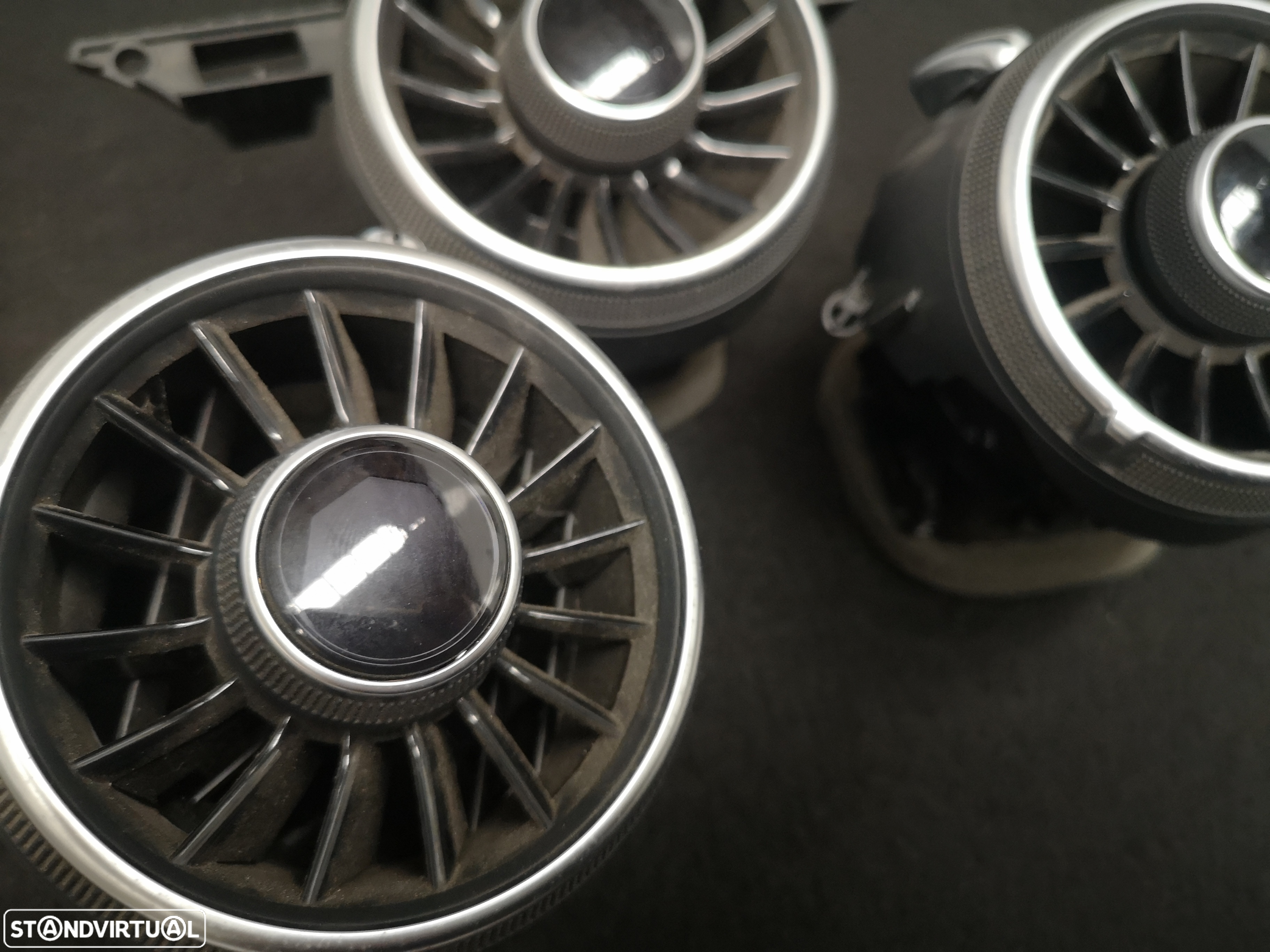 Grelha de sofagem central  Originais AUDI TT 8S 2016+ - 2