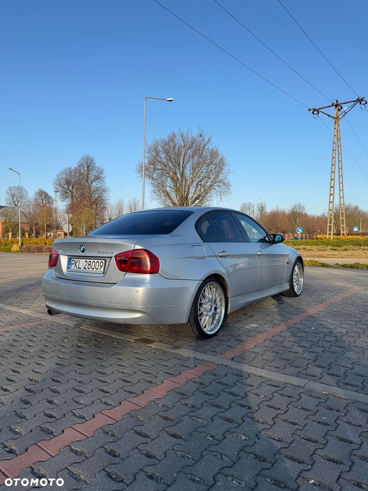 BMW Seria 3 320d - 4