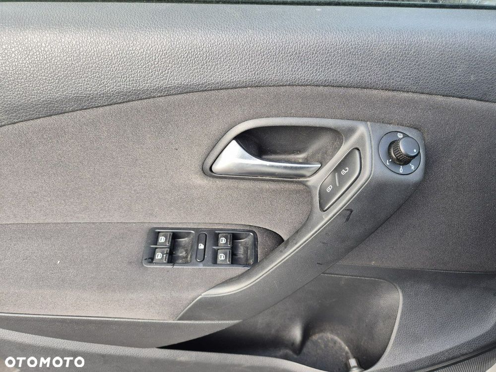 Volkswagen Polo - 11
