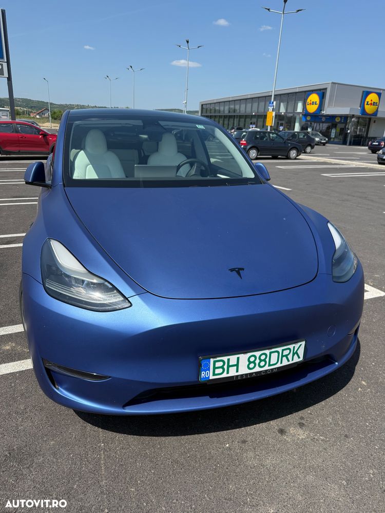 Tesla Model Y - 1