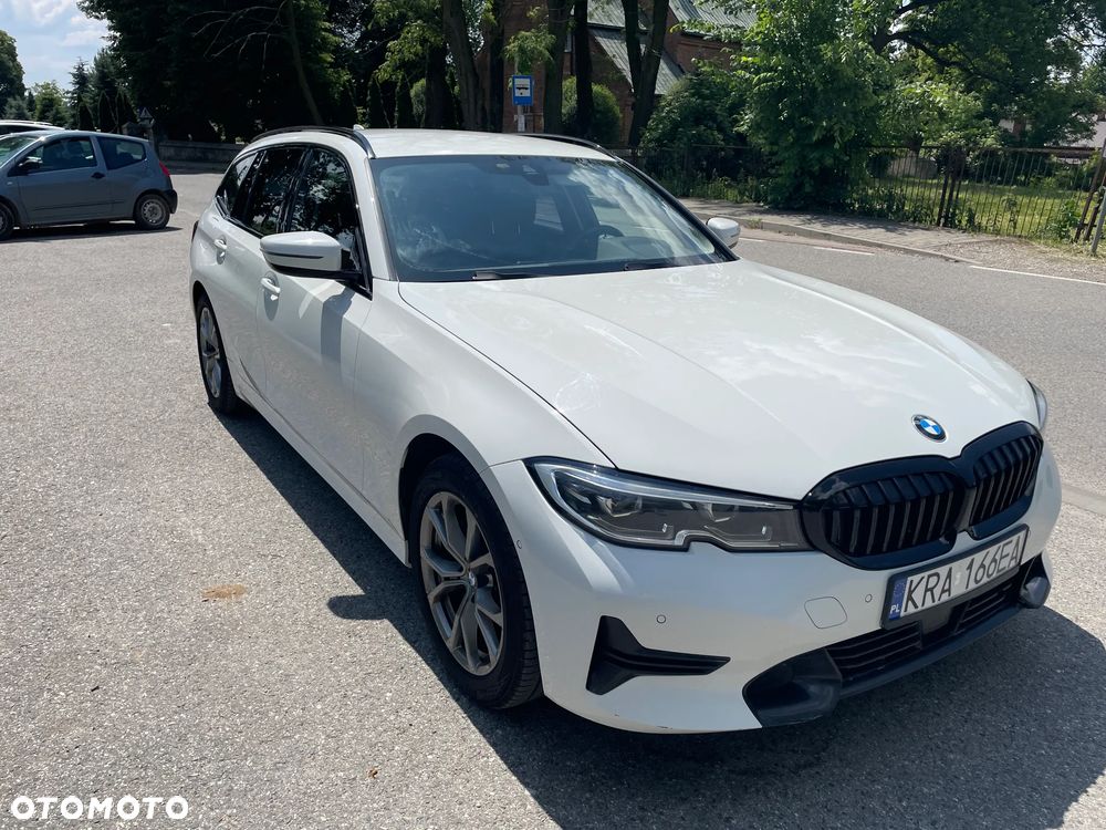 BMW Seria 3 318d mHEV - 5