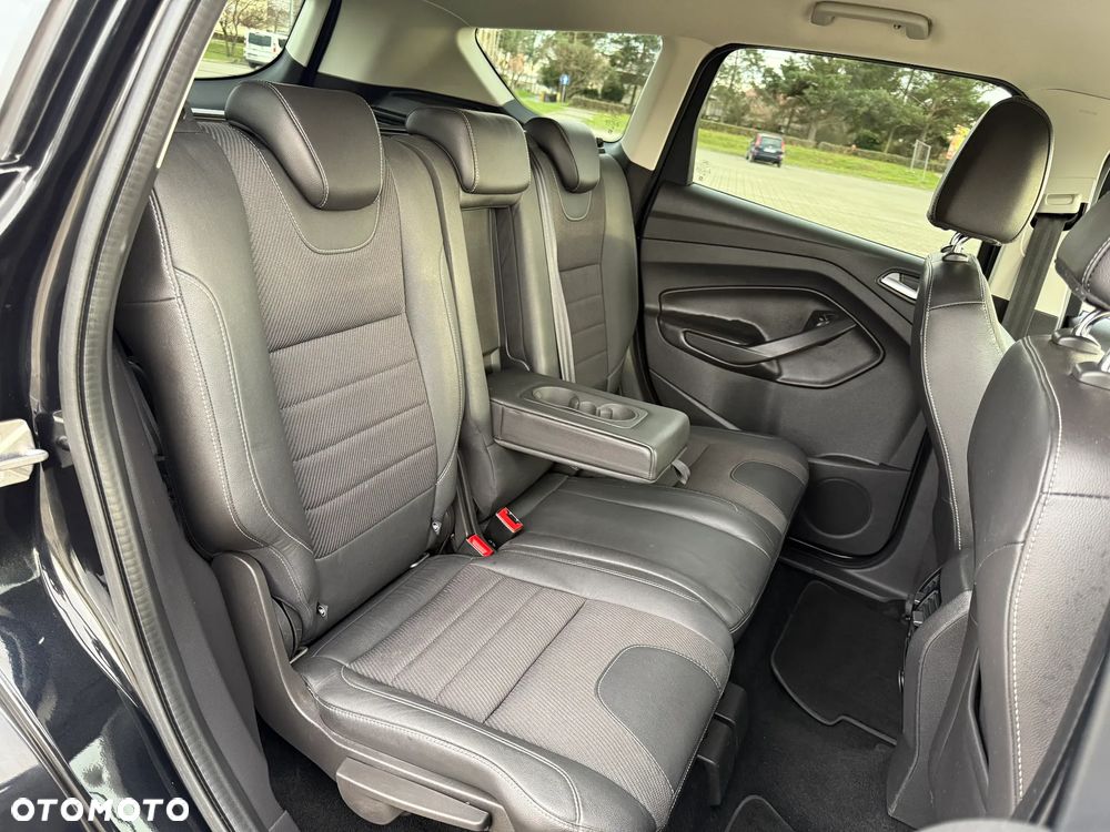 Ford Kuga 1.6 EcoBoost 2x4 Titanium - 36