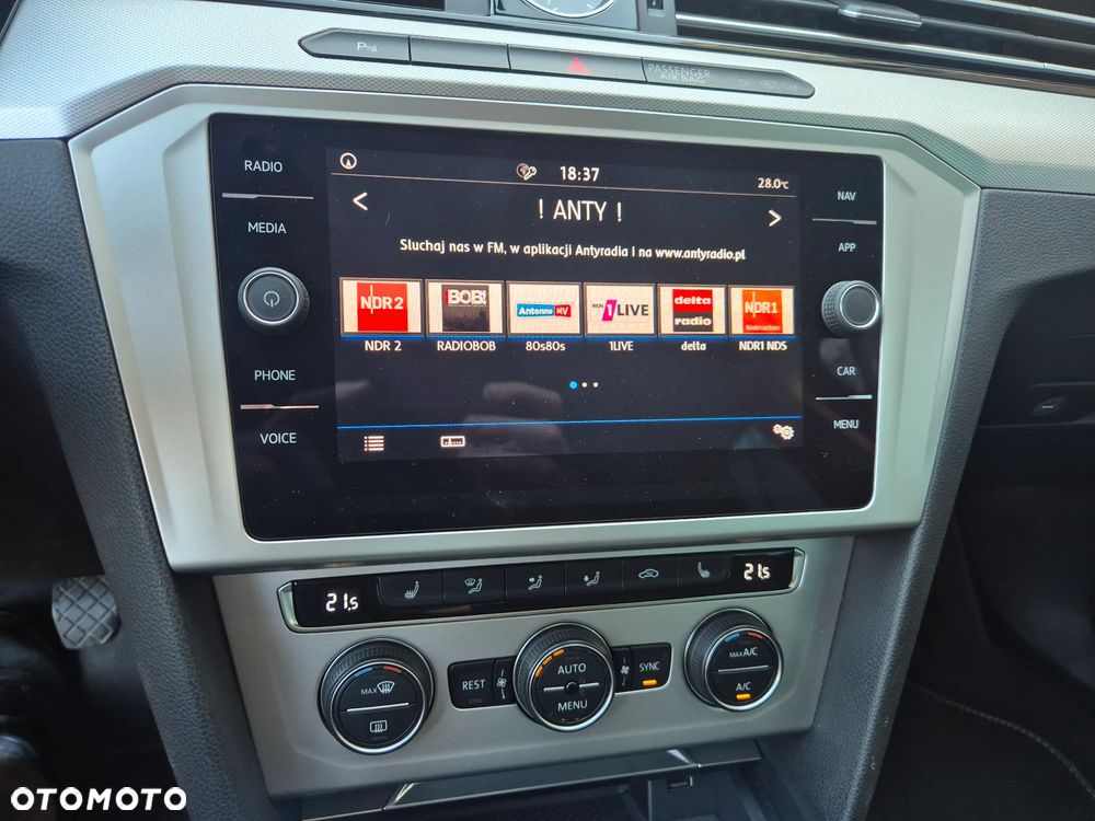 Volkswagen Passat Variant 2.0 TDI (BlueMotion Technology) Comfortline - 24