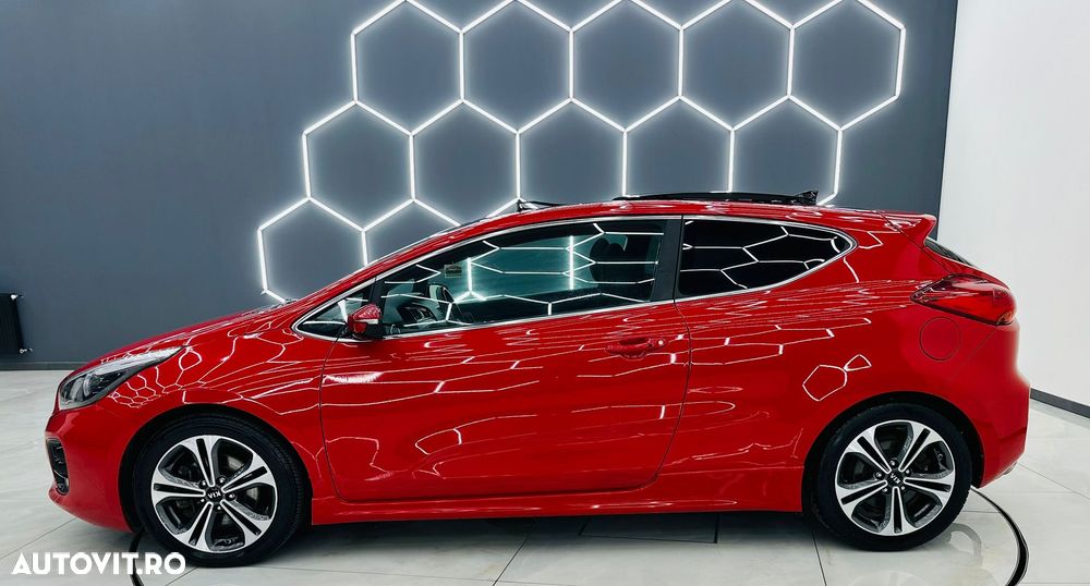 Kia Ceed 1.6 CRDi Dream-Team Edition - 32