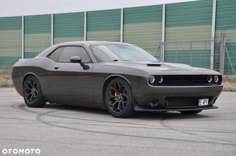 Dodge Challenger - 7