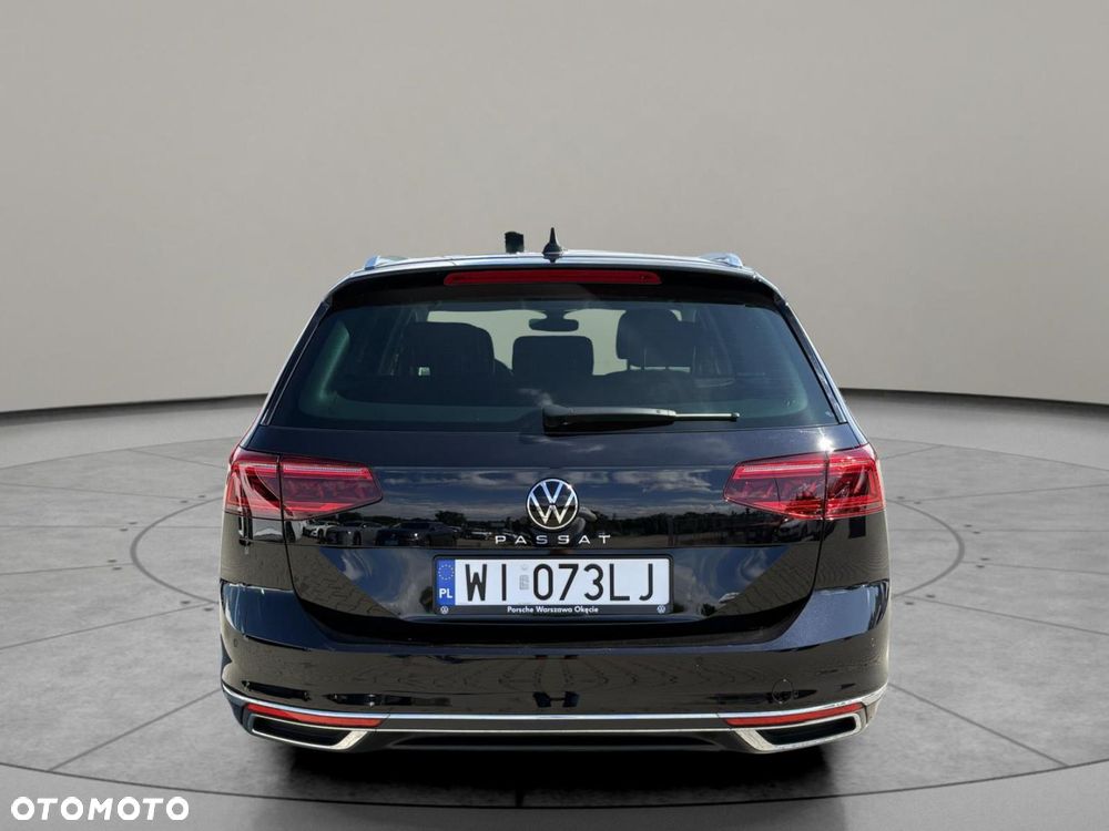 Volkswagen Passat Variant 2.0 TDI Elegance DSG - 5