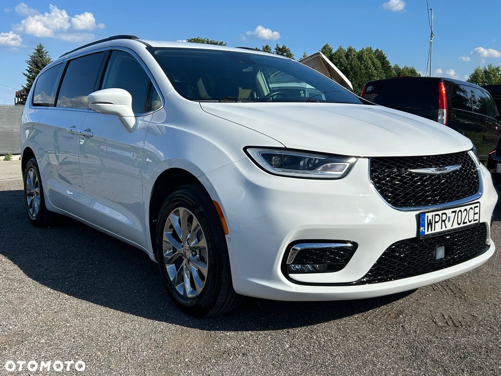 Chrysler Pacifica - 10