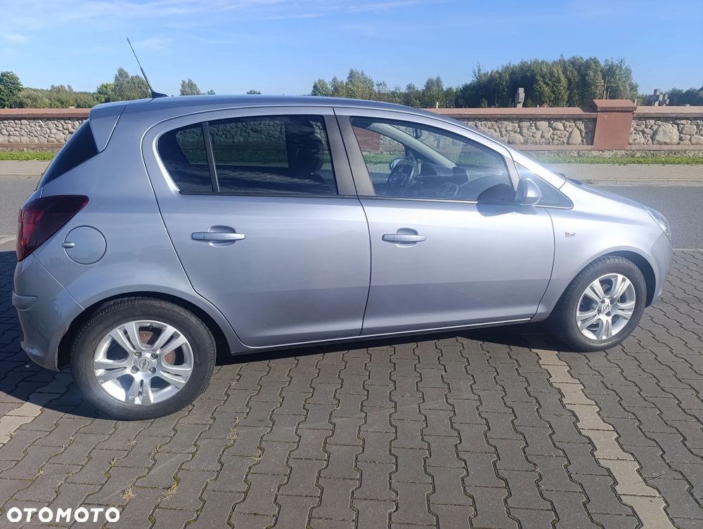 Opel Corsa 1.4 Cosmo - 3