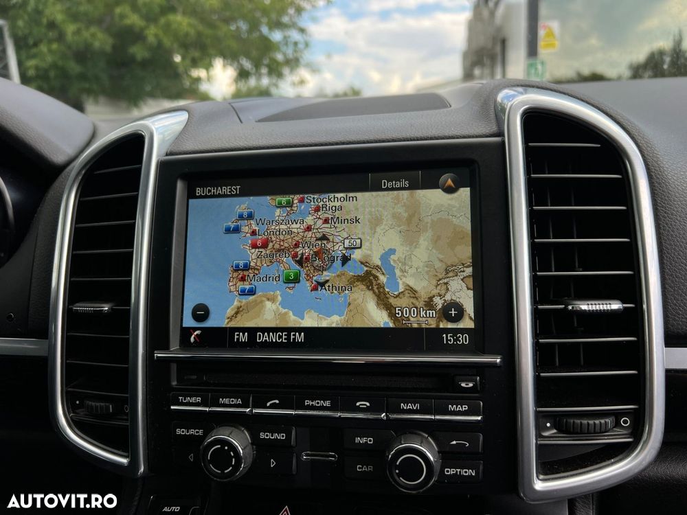 Porsche Cayenne - 12