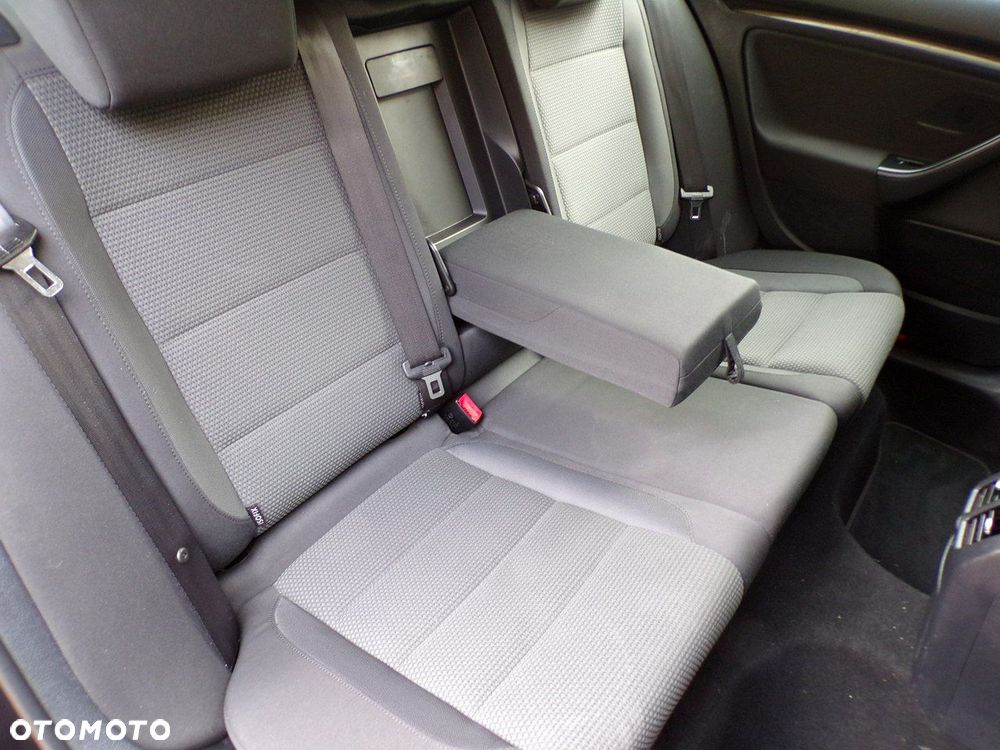Volkswagen Golf - 29