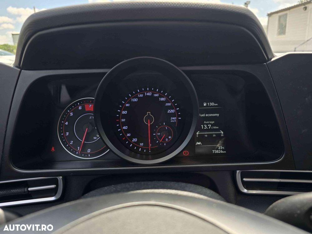 Hyundai Elantra - 12
