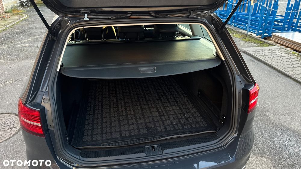 Volkswagen Passat 2.0 TDI (BlueMotion Technology) DSG Highline - 36