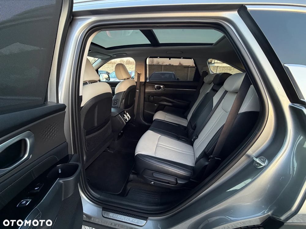 Kia Sorento - 32