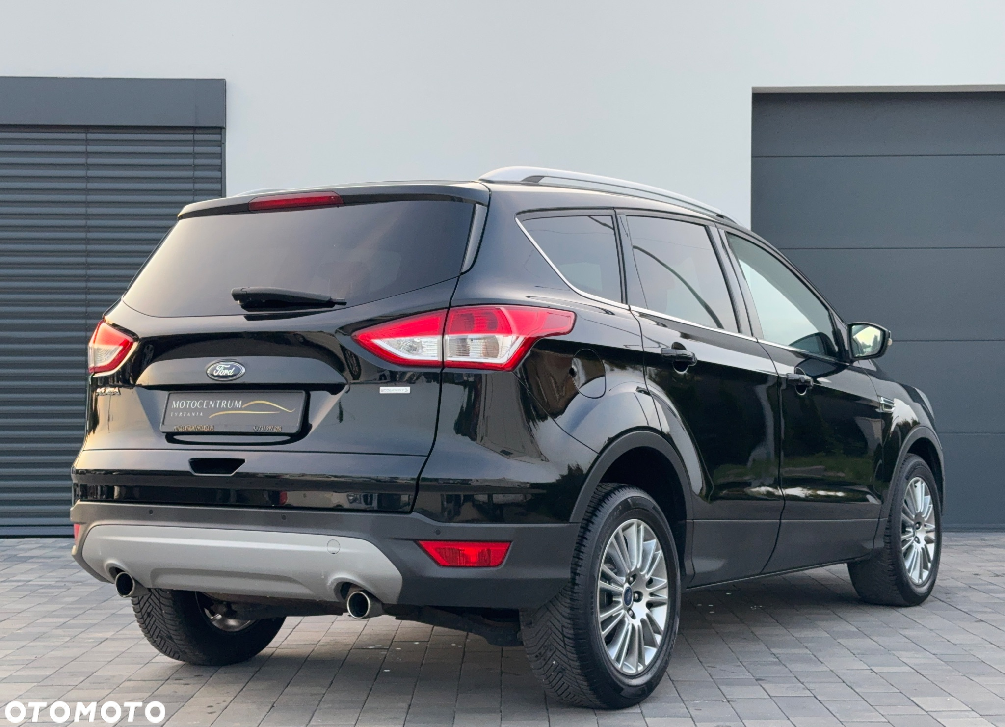 Ford Kuga 1.6 EcoBoost 2x4 Titanium - 5