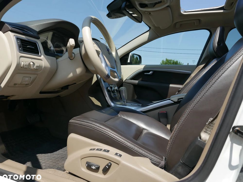 Volvo XC 70 D5 AWD Summum - 11