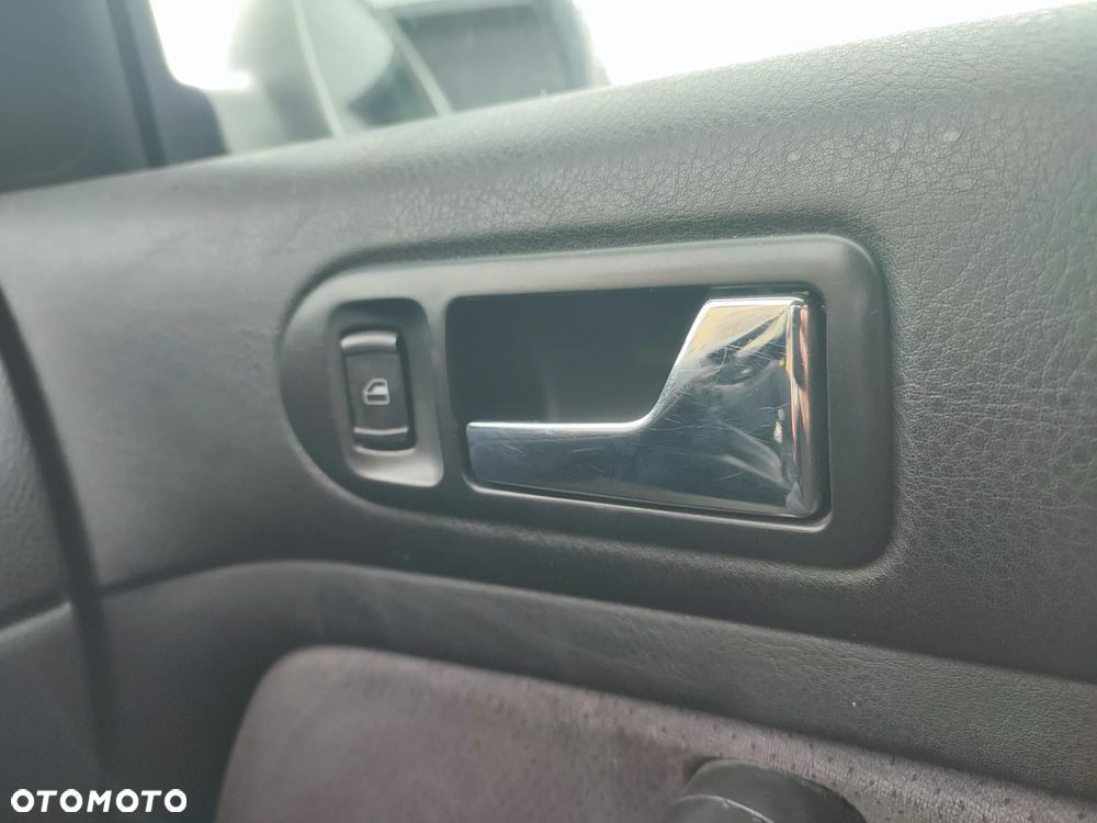 Volkswagen Golf 1.9 TDI Comfortline - 12