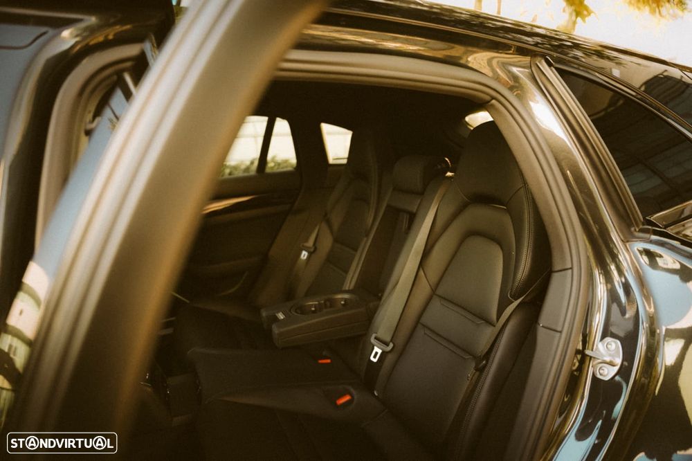 Porsche Panamera Sport Turismo 4S E-Hybrid - 44