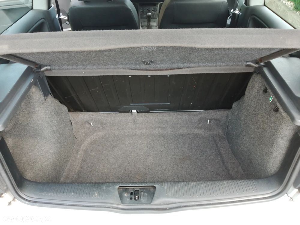 Volkswagen Polo - 13