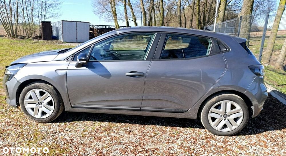 Renault Clio - 10