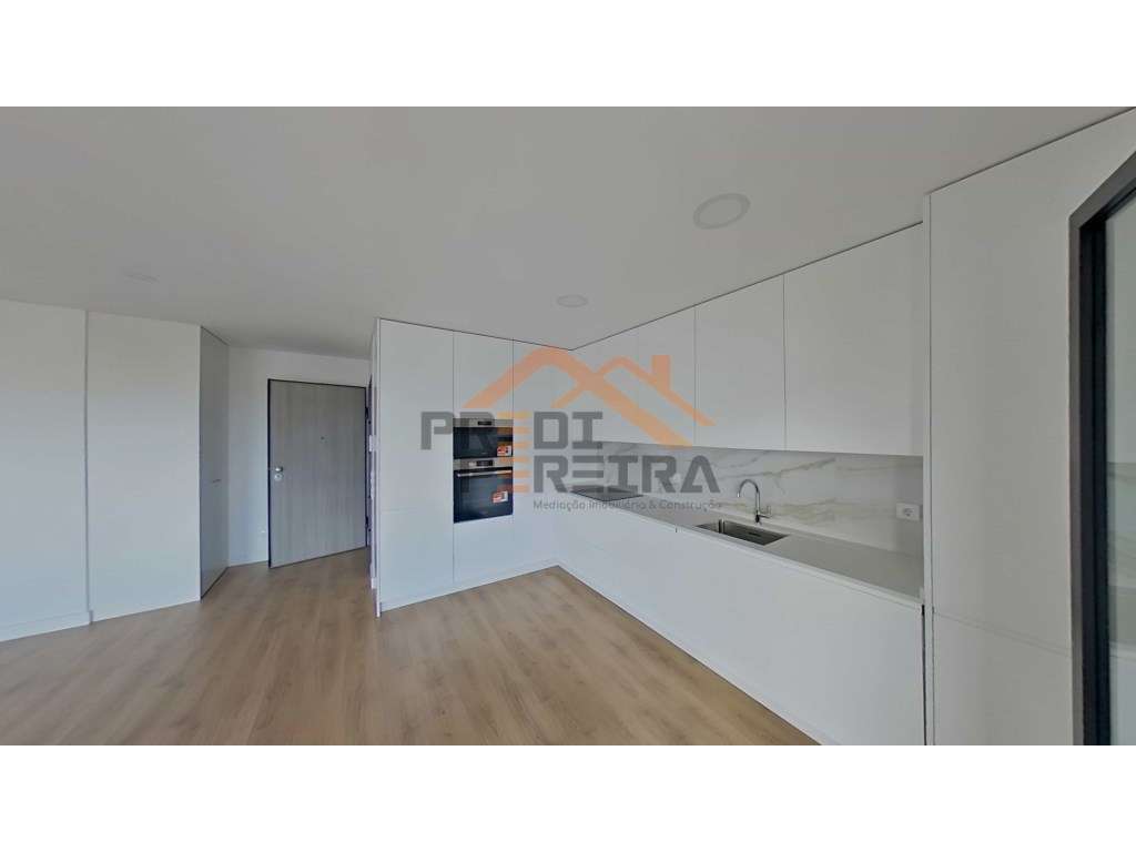 Apartamento T3, localizado em Santo António dos Cavaleiros. - Grande imagem: 4/30