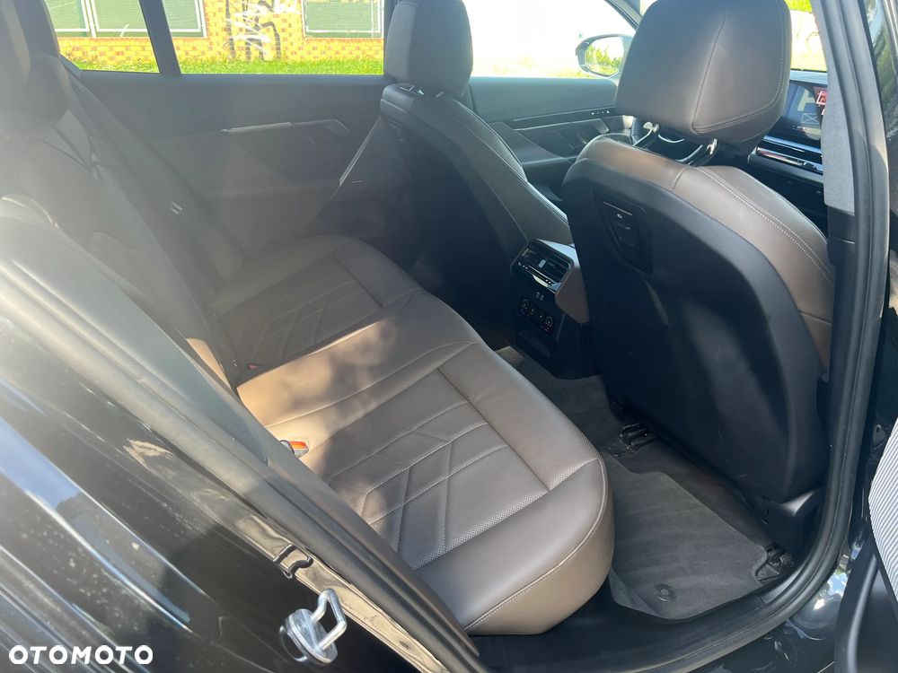BMW Seria 5 530e PHEV - 12